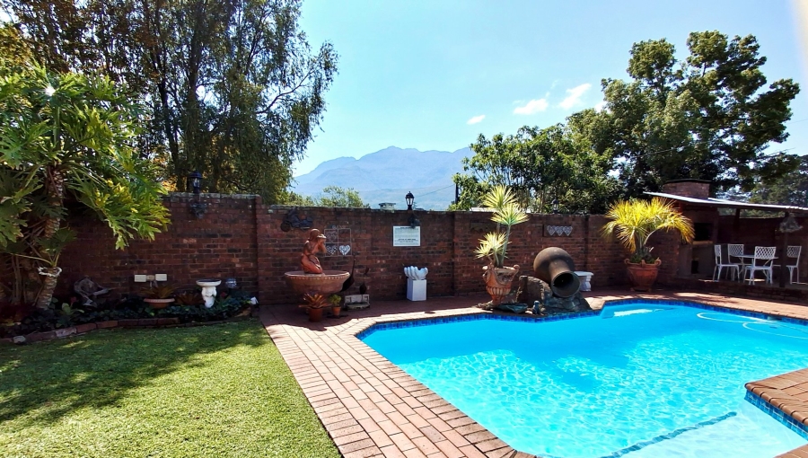7 Bedroom Property for Sale in Heather Park Western Cape